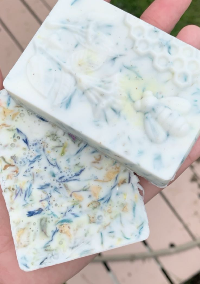 Goats milk cleansing bar