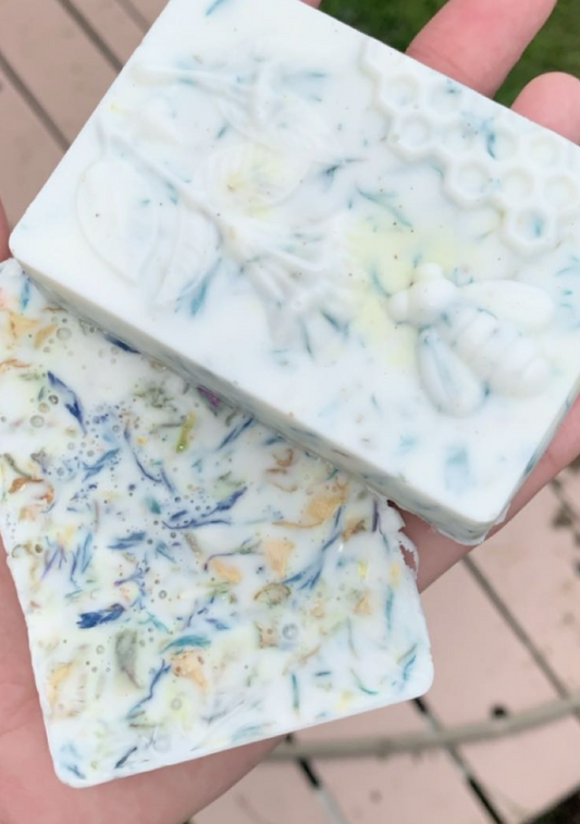 Goats milk cleansing bar